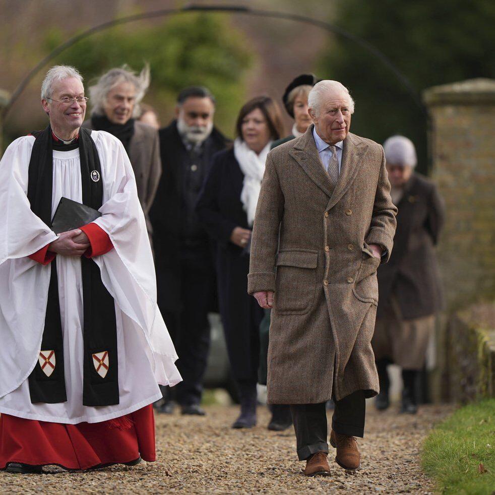 Trump says Canada should become part of U.S. Our head of state isn't weighing in.